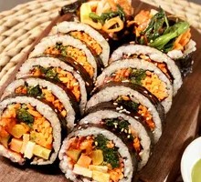 Spicy Kimchi Seaweed Rice Roll
