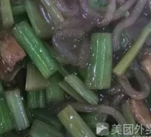 Stir-fried Celery with Rice Noodles