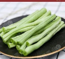 Braised Spare Ribs with Fresh String Beans and Noodles