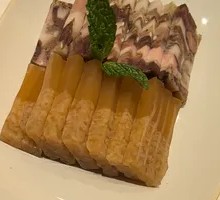 Old-Style Pigskin Jelly with Pork Head Paste