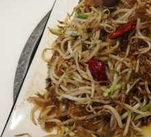 Stir-fried Bean Sprouts with Rice Noodles