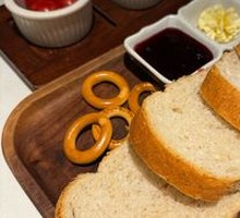 Whole Wheat Bread with Blueberry Jam