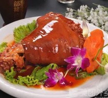 Old Flavor Braised Whole Pig's Elbow