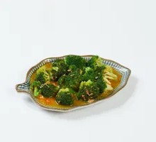 Steamed Broccoli with Soy Sauce