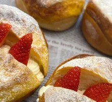 Strawberry Cream Bun