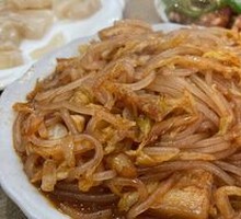 Sour Cabbage Stir-Fried Noodles