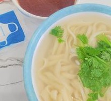 Spicy Soup with Hand-Sliced Noodles