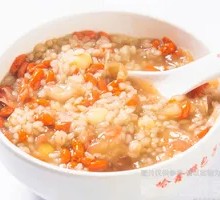 Tremella, Lotus Seed, and Goji Berry Porridge