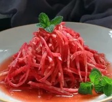 Heart-Red Radish Shreds