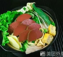 Duck Blood Hot Pot with Spicy Sauce