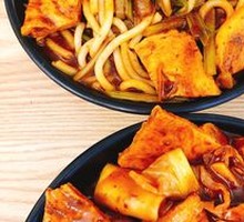 Sauce-Flavored Chicken Kimchi Rice Noodles