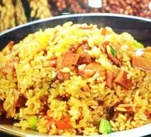 红肠炒饭