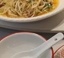 Stir-Fried Bean Sprouts with Garlic Greens