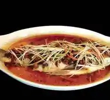 Stewed Bighead Carp in Iron Pot