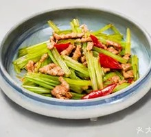 Stir-fried Pork with Celery and Green Chili