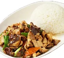 香菇肉片盖浇饭