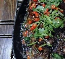 Sautéed Crucian Carp on Iron Plate