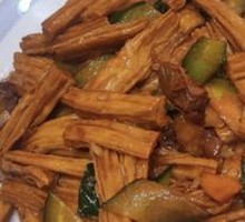 Braised Pork with Tofu Skin