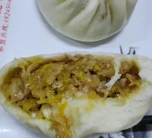 Sour Cabbage Pork Bun