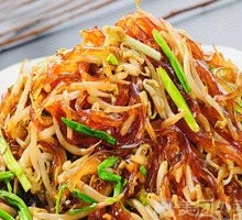 Stir-fried Bean Sprouts with Rice Noodles