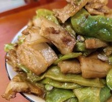 Braised pork belly with green beans