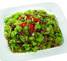 Minced Pork with Green Chili Noodles