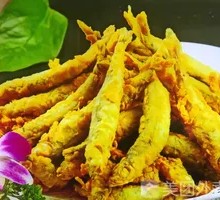 Crispy Fried Small Sea Fish