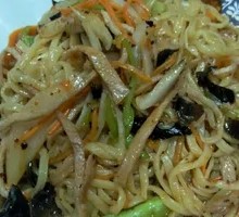Stir-Fried Cold Noodles with Shredded Pork