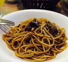 Black Pepper Beef Noodles