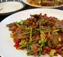 Stir-Fried Beef with Yellow Onion