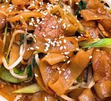 Stir-Fried Beef Rice Noodles