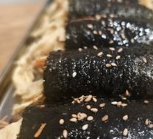 Grilled Beef Seaweed Rice Roll