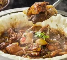Stewed Goose in Iron Pot