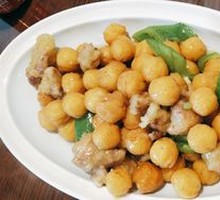 Pork Meatball and Small Potato Dish