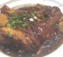 Braised Pig Trotter with Crispy Skin