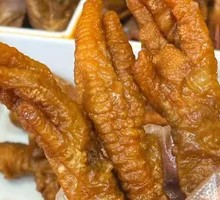 Spicy Braised Chicken Feet
