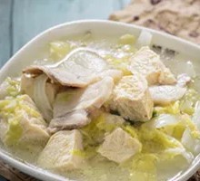 Braised Chinese cabbage with frozen tofu
