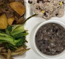 Two Meat and Two Vegetables Box Meal