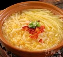 Sour Cabbage and Potato Stir-Fry Pot