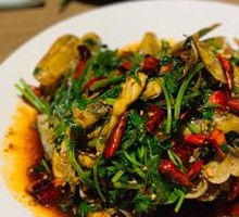 Fresh Spicy Stir-fry with Small Greens