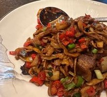 Stir-fried smoked meat with bamboo shoots