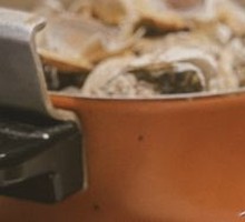 Steamed Oysters in Clay Pot