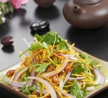 Stir-Fried Bean Sprouts with Three Threads
