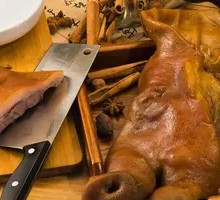 Vacuum-Steamed Pig Head Meat