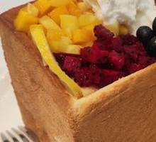 Fresh Fruit Ice Cream French Toast