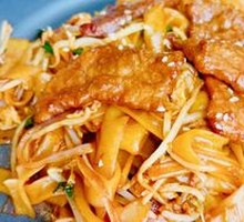 Dry-Fried Beef Rice Noodles