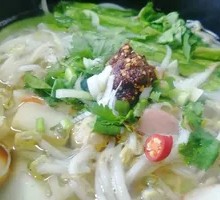 Crossing-the-bridge Rice Noodles
