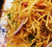 Stir-Fried Bean Sprouts with Three Threads