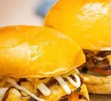 Creamy Peanut Butter Beef Burger