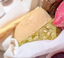 Appetizer Bread with Jam